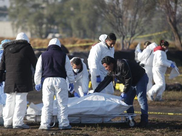 गए थे तेल चोरी करने, पाइपलाइन में हुआ विस्फोट, लगी आग, 73 लोगों की गई जान, देखें दर्दनाक वीडियो