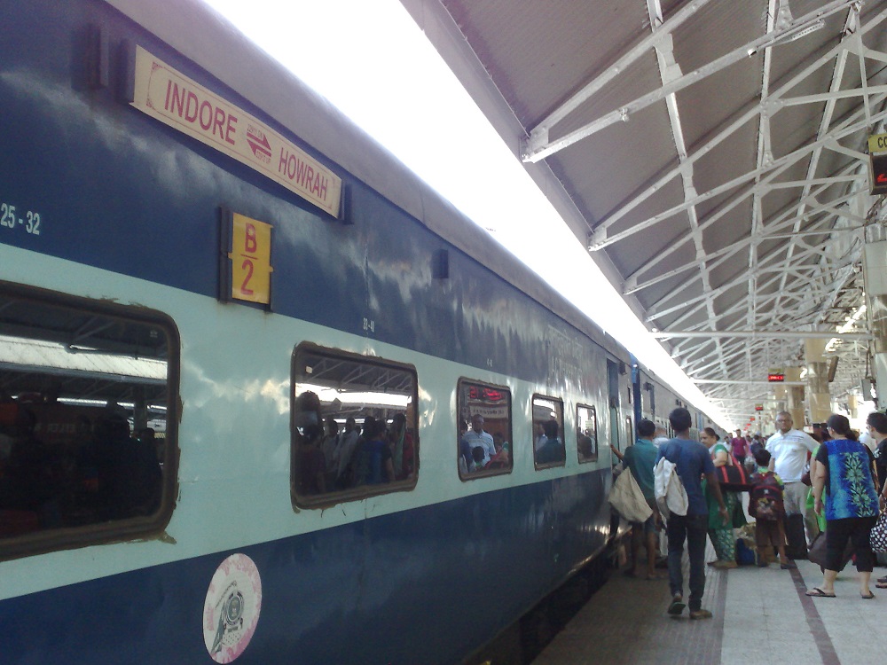 बड़ी खबर: रीवा के इस स्टेशन में क्षिप्रा एक्सप्रेस का स्टॉपेज शुरू, सांसद ने दिखाई हरी झंडी बड़ी खबर: रीवा के इस स्टेशन में क्षिप्रा एक्सप्रेस का स्टॉपेज शुरू, सांसद ने दिखाई हरी झंडी