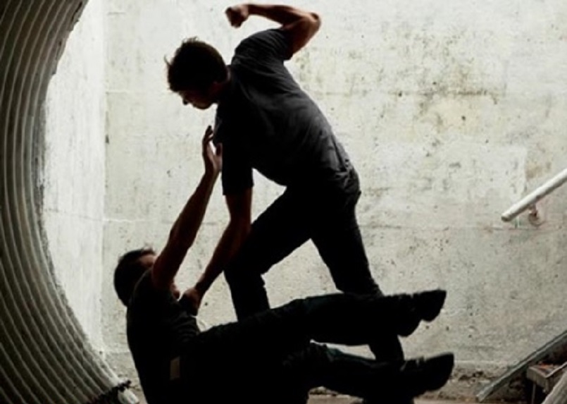 WIFE-HUSBAND की लड़ाई में भाभी कूदी मैदान में, सड़क में चलता रहा हंगामा, पढ़िए पूरी खबर | REWA NEWS