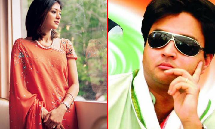 Lok Sabha Elections 2019: गुना में कांग्रेस प्रत्याशी सिंधिया के बारे में पत्नी ने दिया ऐसा बयान Lok Sabha Elections 2019: गुना में कांग्रेस प्रत्याशी सिंधिया के बारे में पत्नी ने दिया ऐसा बयान