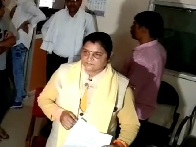 Satna महापौर ममता पांडेय के साथ झूमाझटकी, BJP महिला नेता के खिलाफ केस
