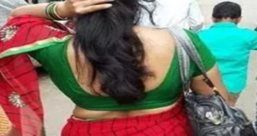 पागलपन की हद पार कर गया ये शख्स, गर्लफ्रेंड को पहनाई ऐसी अंगूठी, लोगों को आ रही घिन पागलपन की हद पार कर गया ये शख्स, गर्लफ्रेंड को पहनाई ऐसी अंगूठी, लोगों को आ रही घिन