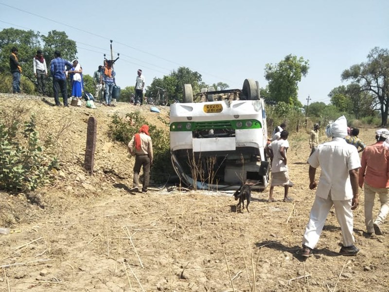 Satna Bus Accident : बस पलटने से 25 लोग घायल, तीन की हालत गंभीर