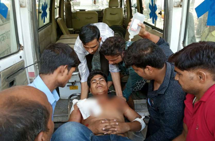 रीवा में पदस्थ आरक्षक ने मुरैना में खुद को मारी गोली, ग्वालियर रेफर रीवा में पदस्थ आरक्षक ने मुरैना में खुद को मारी गोली, ग्वालियर रेफर