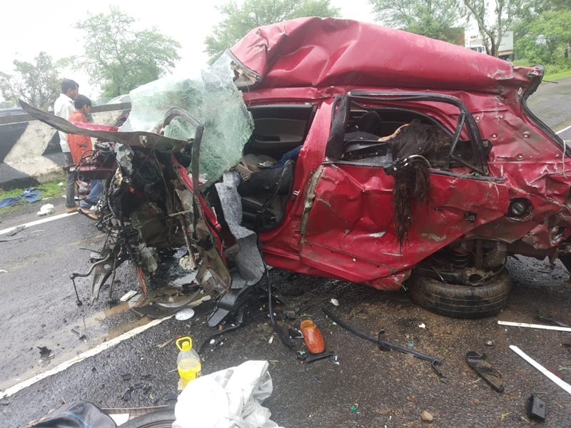 Accident : इंदौर-भोपाल स्टेट हाईवे पर सड़क हादसा, 5 लोगों की मौत