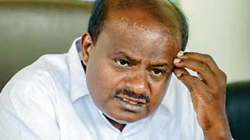 Karnataka Crisis: CM कुमारस्‍वामी को छोड़कर पूरी कैबिनेट ने दिया इस्‍तीफा, पढ़ें दिन भर का हाल