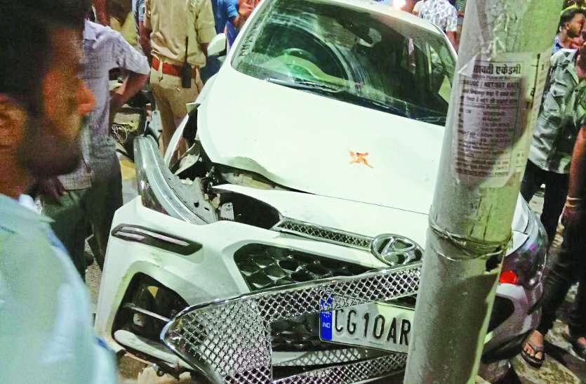 देर रात नशे में धुत कार सवार ने फैलाई दहशत, रीवा निवासी अभिषेक कार के नीचे दबा, फिर कुछ इस तरह दिखी मौत... देर रात नशे में धुत कार सवार ने फैलाई दहशत, रीवा निवासी अभिषेक कार के नीचे दबा, फिर कुछ इस तरह दिखी मौत...