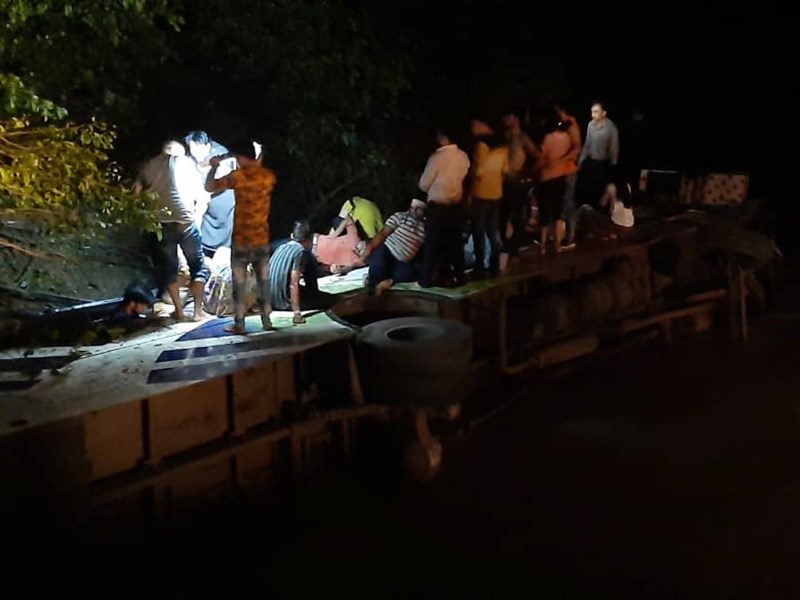 मध्यप्रदेश: रीछन नदी में गिरी बस, 7 यात्रियों की मौत