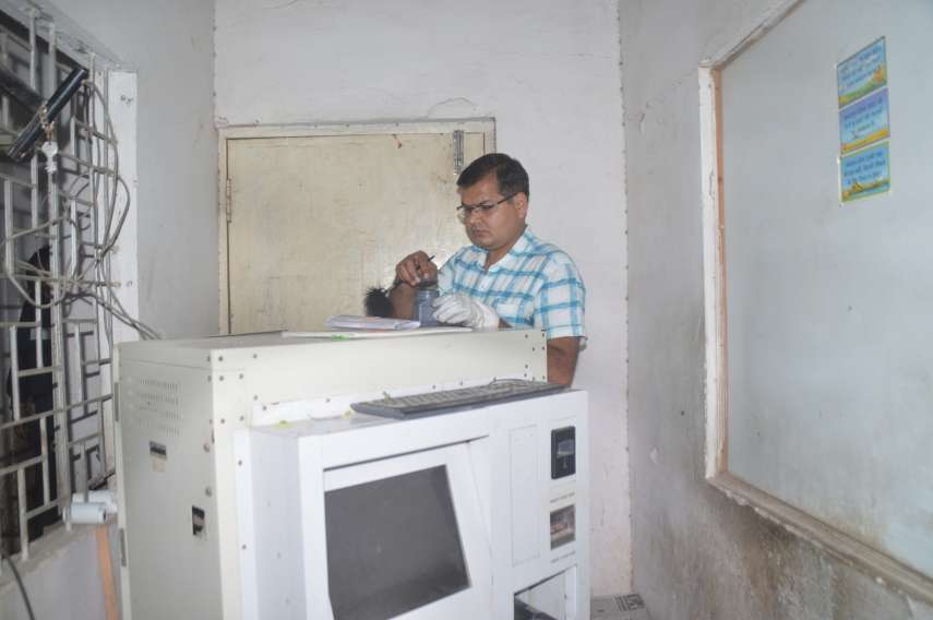 रीवा में बेखौफ हुए बदमाश, एटीपी मशीन को तोडक़र 36 लाख उड़ाए, हड़कंप