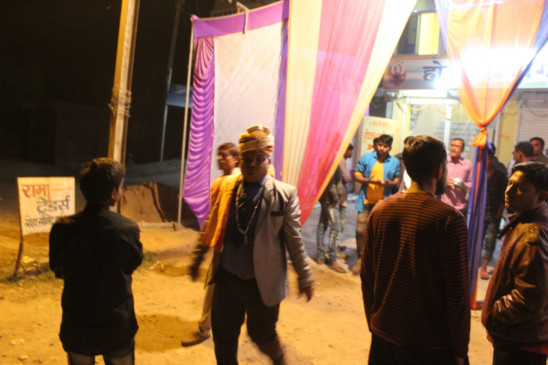 सतना: होटल में लगी आग, छत से कूदकर दूल्हे समेत जान बचाकर भागे बराती और घराती सतना: होटल में लगी आग, छत से कूदकर दूल्हे समेत जान बचाकर भागे बराती और घराती