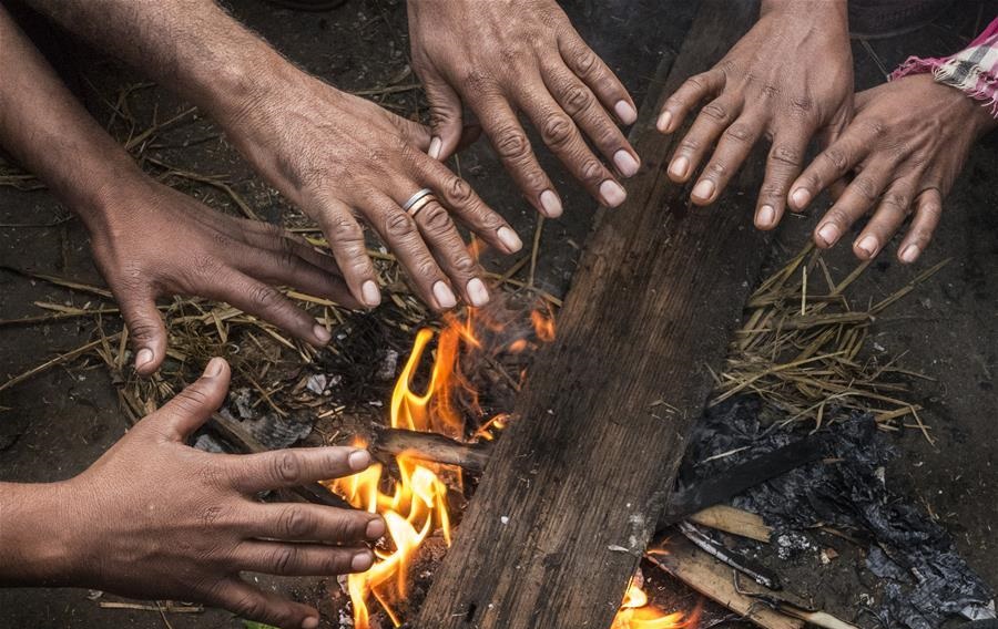 रीवा में मौसम ने बदला तेवर, गलन से ठिठुरने लगे लोग रीवा में मौसम ने बदला तेवर, गलन से ठिठुरने लगे लोग