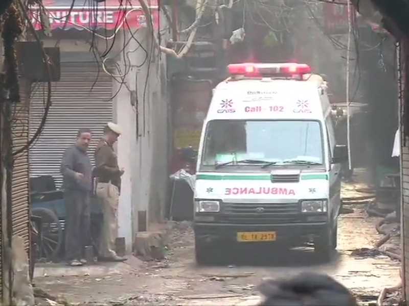 दिल्ली में आग से 43 की मौत, मृतकों के परिजनों को 10 लाख का मुआवजा