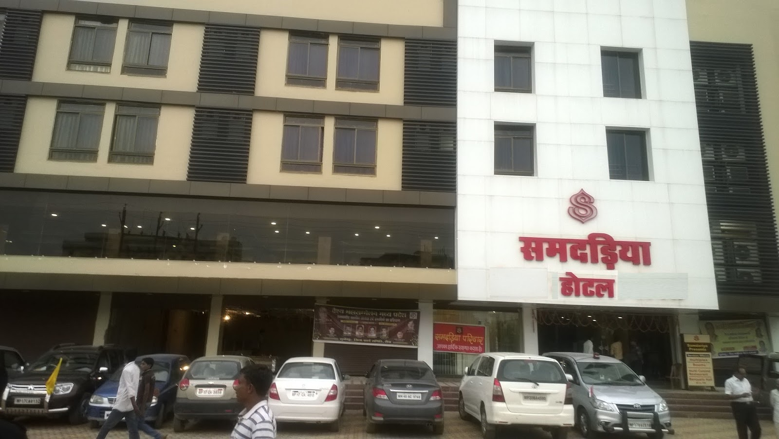 रीवा: समदड़िया होटल गए थें खाना खाने, बन बैठें लुटेरे, पूर्व कांग्रेस नेता एवं विधायक प्रत्याशी समेत कई गिरफ्तार रीवा: समदड़िया होटल गए थें खाना खाने, बन बैठें लुटेरे, पूर्व कांग्रेस नेता एवं विधायक प्रत्याशी समेत कई गिरफ्तार