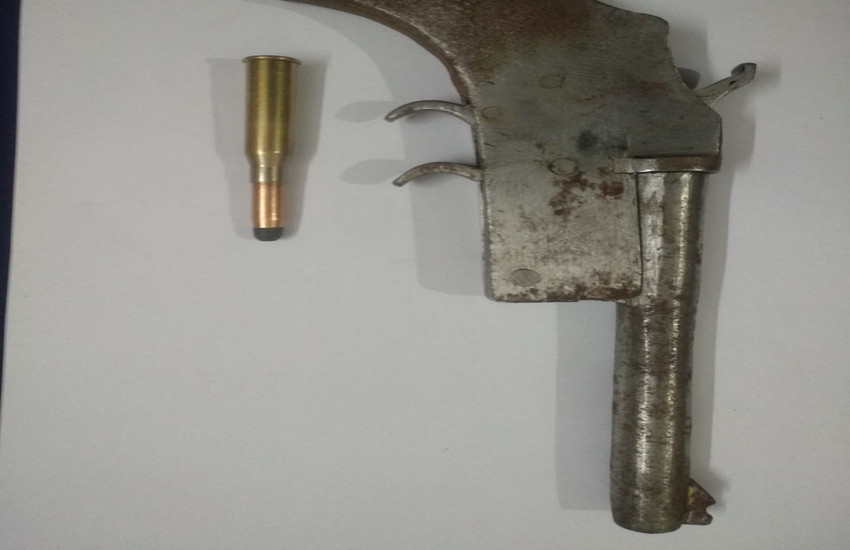 फ़िर दहला रीवा : पुरानी रंजिश के चलते जीप में सवार चार लोगो पर अंधाधुंध फायरिंग, पूरे इलाके में फैला सनाका..