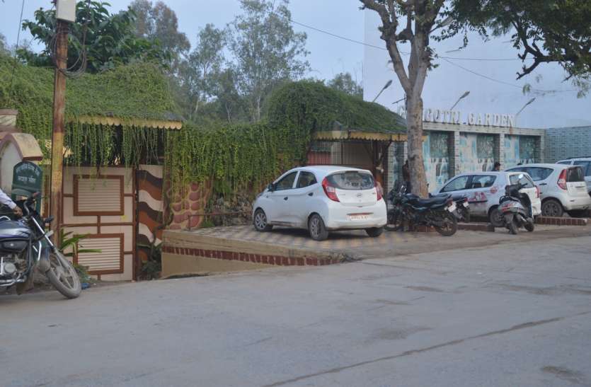 रीवा के बारातघरों को लगा बड़ा झटका, ये बारातघरों हुए अवैध घोषित, एडवांस बुकिंग वालों के लिए होगी समस्या.... रीवा के बारातघरों को लगा बड़ा झटका, ये बारातघरों हुए अवैध घोषित, एडवांस बुकिंग वालों के लिए होगी समस्या....