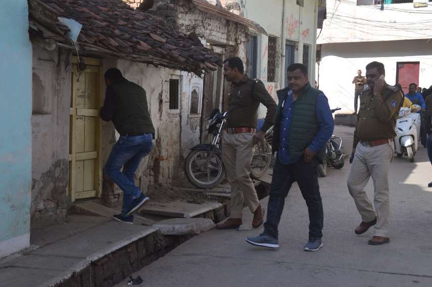 बर्तन व्यापारी के यहाँ पुलिस की दबिश, मामला चौका देने वाला.. : REWA NEWS