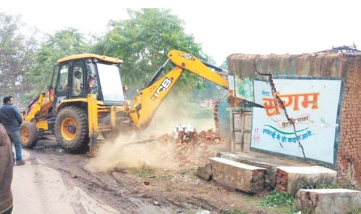 रीवा में भू-माफियाओं के खिलाफ अभियान का श्रीगणेश, ढहाई गईं 40 दुकानें रीवा में भू-माफियाओं के खिलाफ अभियान का श्रीगणेश, ढहाई गईं 40 दुकानें