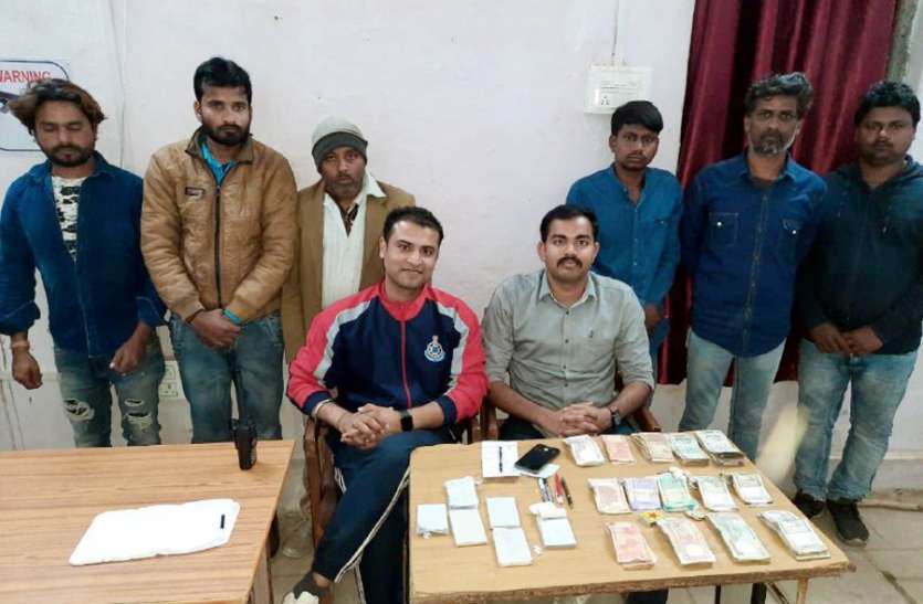 अमहिया पुलिस ने मचाया धमाल, सटोरियों का बड़ा गैंग पकड़ा, थाना प्रभारी शिवा अग्रवाल सहित कई पुलिस ने दी दबिश : REWA NEWS अमहिया पुलिस ने मचाया धमाल, सटोरियों का बड़ा गैंग पकड़ा, थाना प्रभारी शिवा अग्रवाल सहित कई पुलिस ने दी दबिश : REWA NEWS