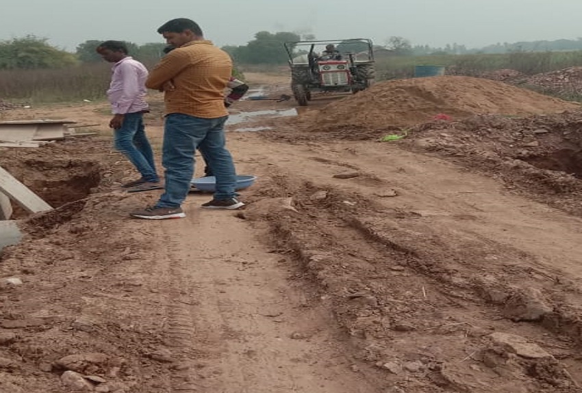 60 साल से नसीब नहीं हुई सिलचट ग्रामवासियों को एक अदद सड़क, विकास के नाम पर हल्ला मचाने वालों ने किया छलावा : REWA NEWS