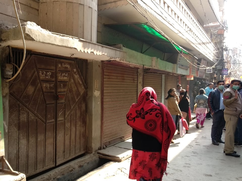 एक ही घर में मिले 5 शव, बदबू आने के बाद हुआ खुलासा एक ही घर में मिले 5 शव, बदबू आने के बाद हुआ खुलासा