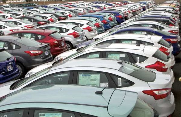 CAR या BIKE खरीदने वाले हो जाएं ALERT? 31 मार्च के बाद बदल रहा नियम CAR या BIKE खरीदने वाले हो जाएं ALERT? 31 मार्च के बाद बदल रहा नियम