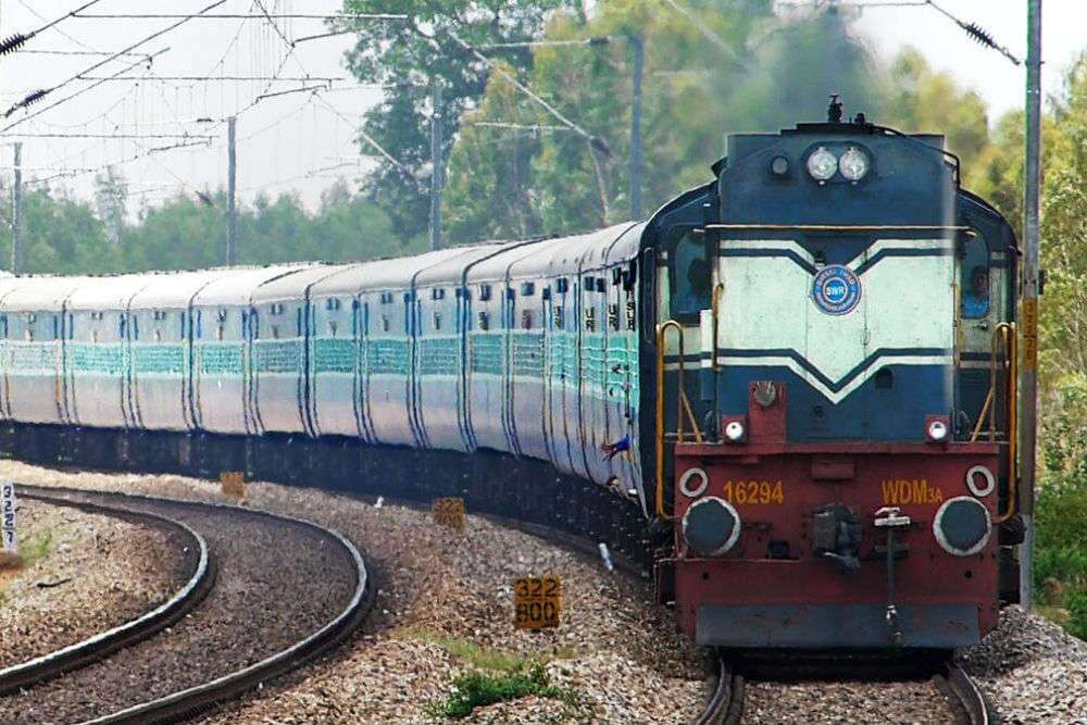 अब सतना स्टेशन से नहीं गुजरेगी रीवा से आने-जाने वाली यह ट्रेन, रीवा स्टेशन में 100 ft ऊंचा तिरंगा लहराएगा