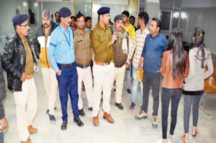 रीवा : वैलेंटाइन डे पर खूनी खेल! प्रेमी की हत्या या आत्महत्या ? रीवा : वैलेंटाइन डे पर खूनी खेल! प्रेमी की हत्या या आत्महत्या ?