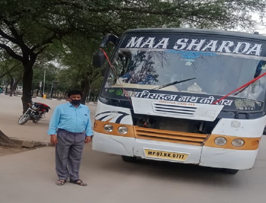 रीवा जिले में ईंट-भठ्ठी में काम कर रहे थे छतरपुर के मजदूर, कलेक्टर ने करायी बस की व्यवस्था– भिजवाया छतरपुर