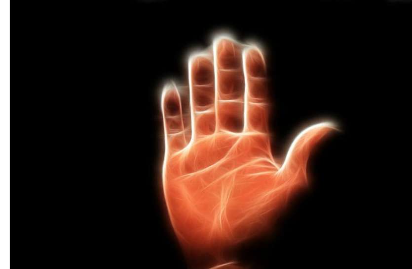 क्या आपके हाथ में भी इस जगह है यह रेखा, तुरंत देखें.. क्या आपके हाथ में भी इस जगह है यह रेखा, तुरंत देखें..