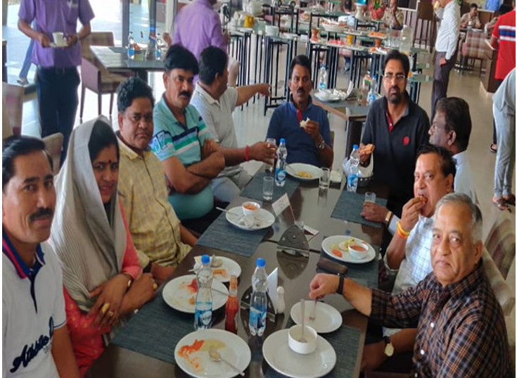 BIG NEWS : स्पीकर ने 19 विधायकों को जारी किया नोटिस, कल का दिन होगा अहम, 8-10 दिन में होगा राज्य में परिवर्तन, पढ़िए पूरी खबर BIG NEWS : स्पीकर ने 19 विधायकों को जारी किया नोटिस, कल का दिन होगा अहम, 8-10 दिन में होगा राज्य में परिवर्तन, पढ़िए पूरी खबर