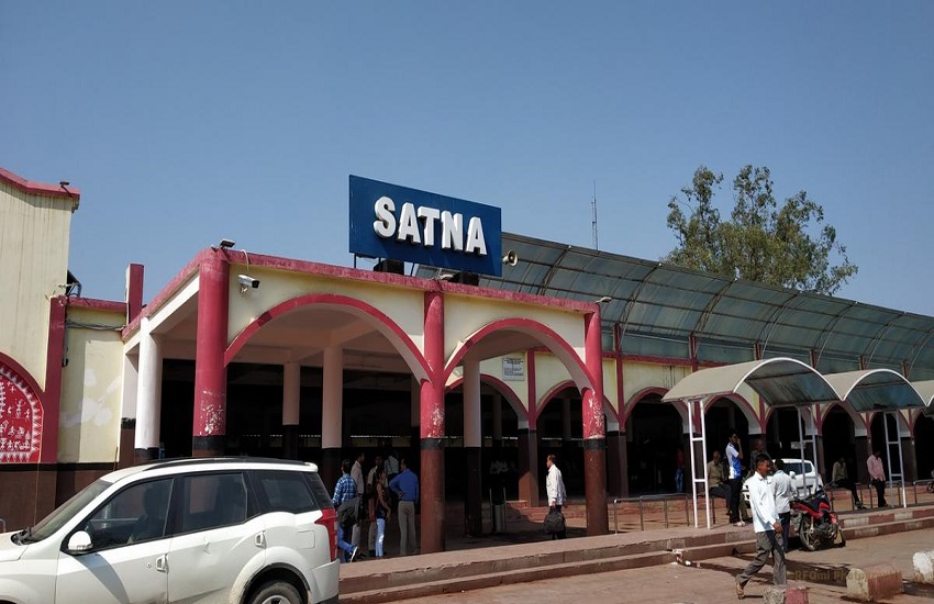 कोरोना वायरस के चलते SATNA रेलवे स्टेशन में पसरा सन्नाटा