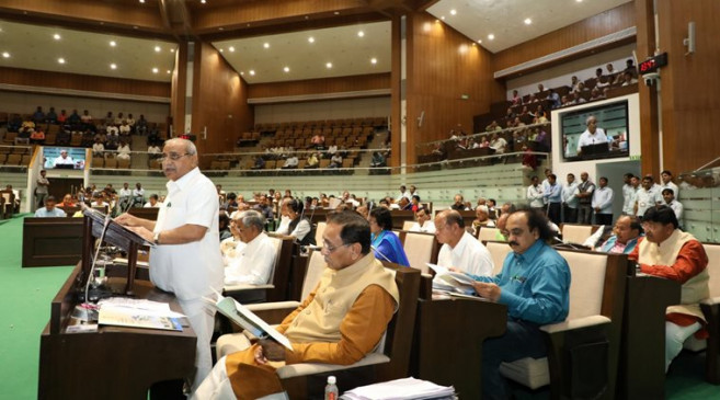 राज्यसभा चुनाव से पहले 5 कांग्रेस विधायकों का इस्तीफा, विधानसभा अध्यक्ष ने चार के स्वीकार किए राज्यसभा चुनाव से पहले 5 कांग्रेस विधायकों का इस्तीफा, विधानसभा अध्यक्ष ने चार के स्वीकार किए