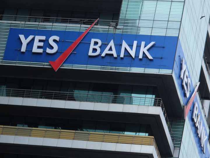 Yes Bank के Share 74 फीसदी तक गिरे, सभी बड़े बैंकों के शेयर में भी भारी गिरावट