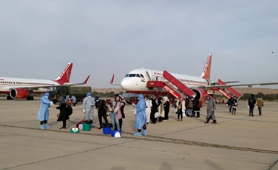 Coronavirus: ईरान में फंसे 234 भारतीय देश लौटें, जैसलमेर में 14 दिनों तक निगरानी में रखा जाएगा
