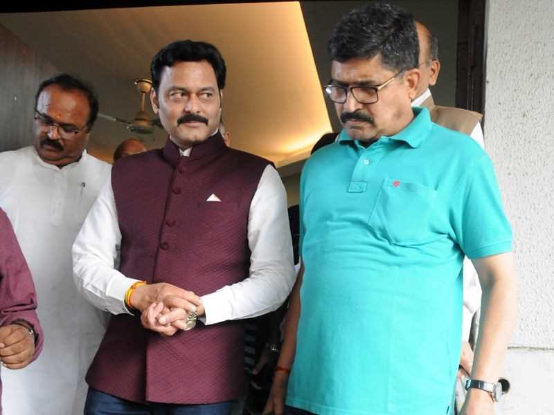 MLA संजय पाठक पर BJP छोड़ने का दबाव! नहीं माने तो कमलनाथ सरकार ने रिसोर्ट ढहाया, खदाने सील की, सुरक्षा भी हटा दी MLA संजय पाठक पर BJP छोड़ने का दबाव! नहीं माने तो कमलनाथ सरकार ने रिसोर्ट ढहाया, खदाने सील की, सुरक्षा भी हटा दी