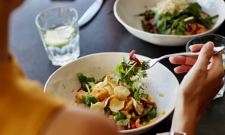 खाना खाने के बाद बिलकुल भी न करें ये काम, यहाँ जानिए...