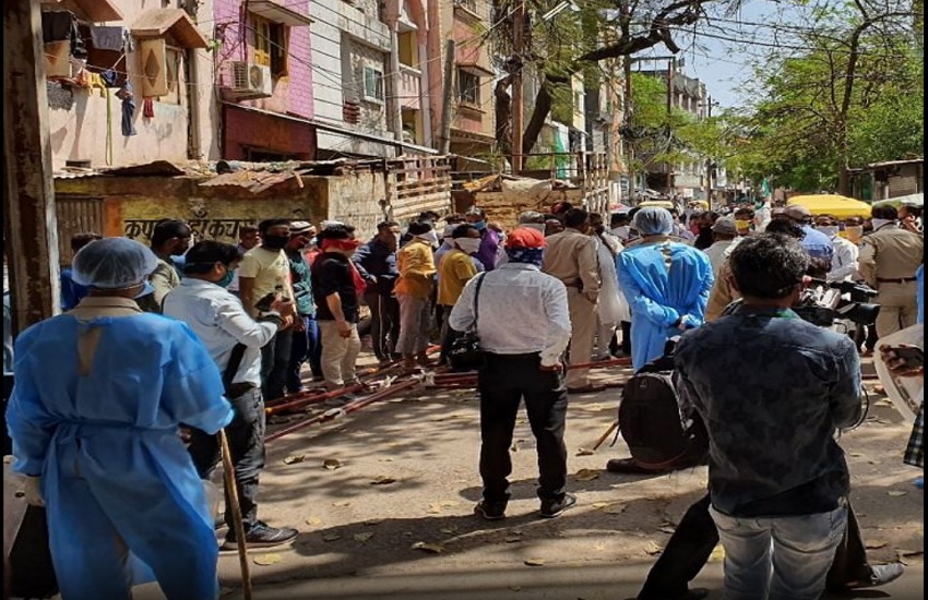 INDORE में DOCTORS और POLICE में हुए हमले पर गुस्से में आए कलेक्टर, कहा उन्हें ऐसी सजा मिलेगी की कोई ऐसा करने को सोचेगा नहीं... INDORE में DOCTORS और POLICE में हुए हमले पर गुस्से में आए कलेक्टर, कहा उन्हें ऐसी सजा मिलेगी की कोई ऐसा करने को सोचेगा नहीं...