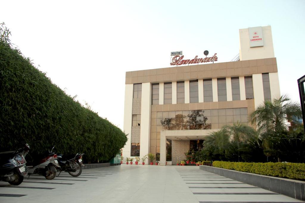 रीवा के डेढ़ दर्जन Hotel और दो दर्जन Marriage Hall आरक्षित, जानिए वजह रीवा के डेढ़ दर्जन Hotel और दो दर्जन Marriage Hall आरक्षित, जानिए वजह