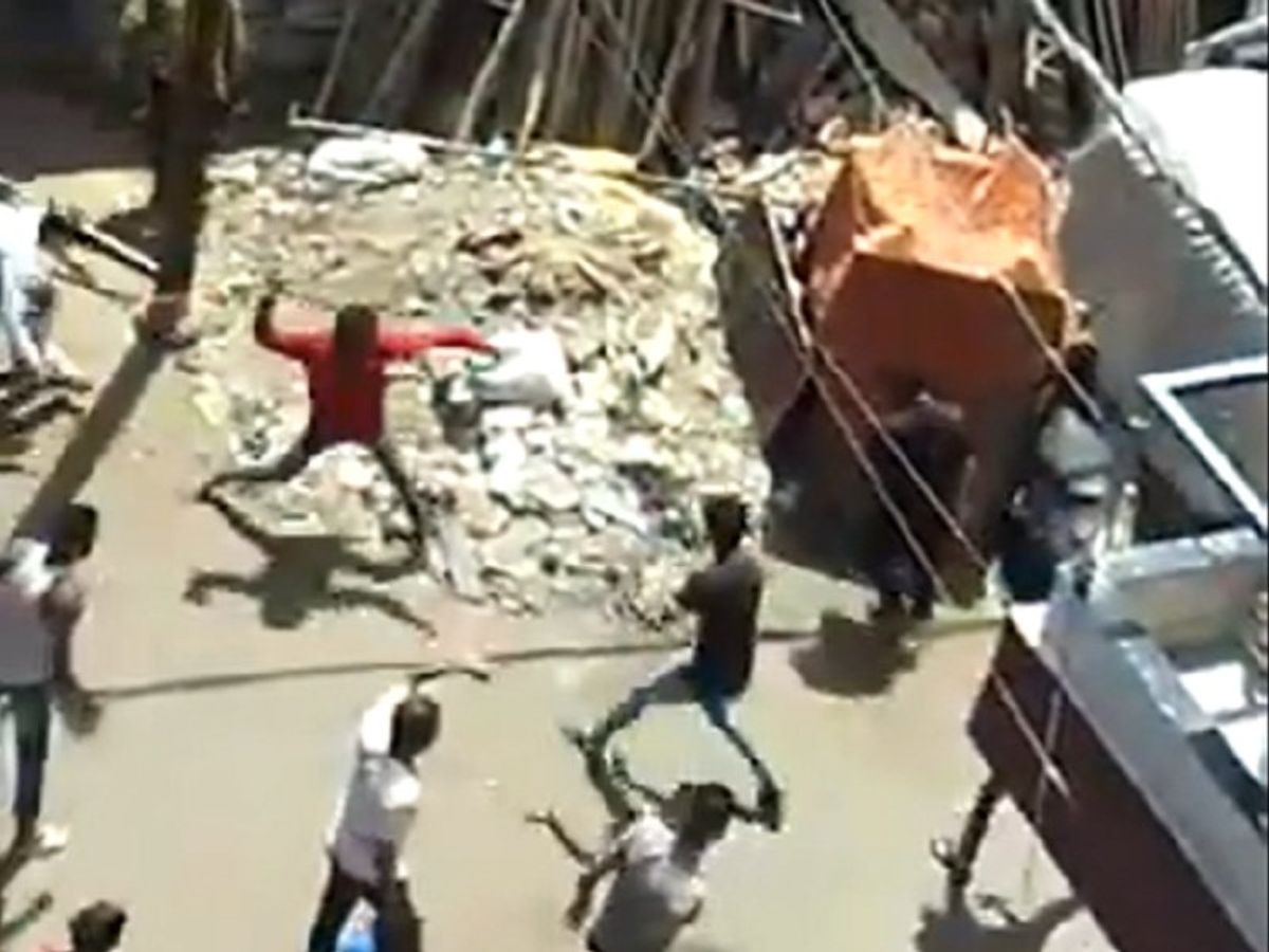 Coronavirus: इंदौर में Doctors पर हमला, समोसे वाली चाची ने भड़काया था, हिस्ट्रीशीटर बदमाश समेत 4 पर रासुका, रीवा जेल भेजा