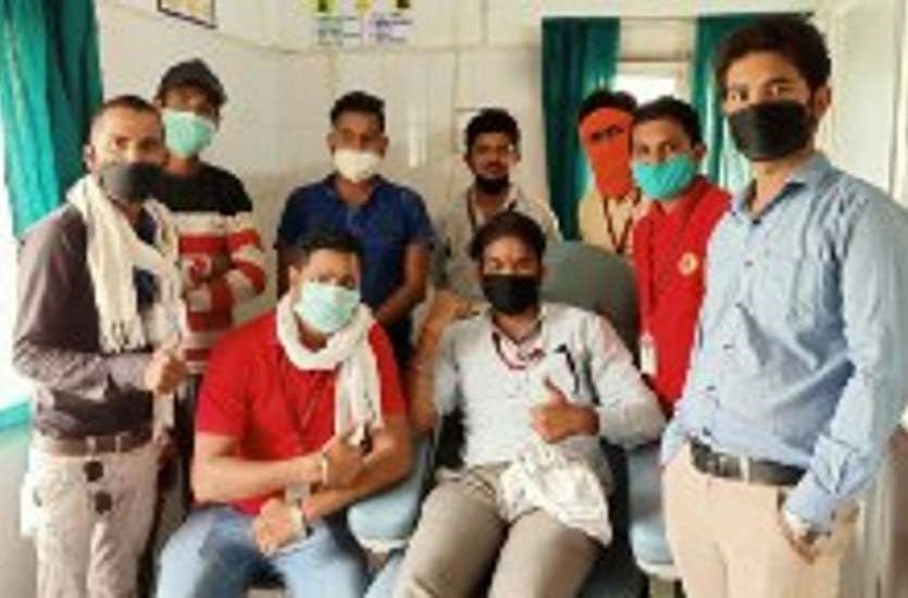SATNA के रोहित ने दिया 21 बार रक्तदान, महिला की ऐसे बचाई जान