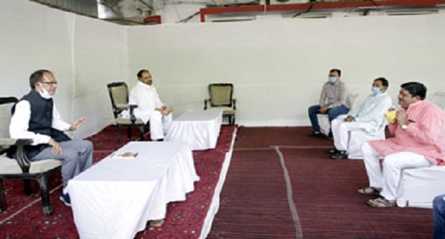 CM SHIVRAJ ने बढ़ाया MP के जिला एवं जनपद पंचायत अध्यक्षों का कार्यकाल