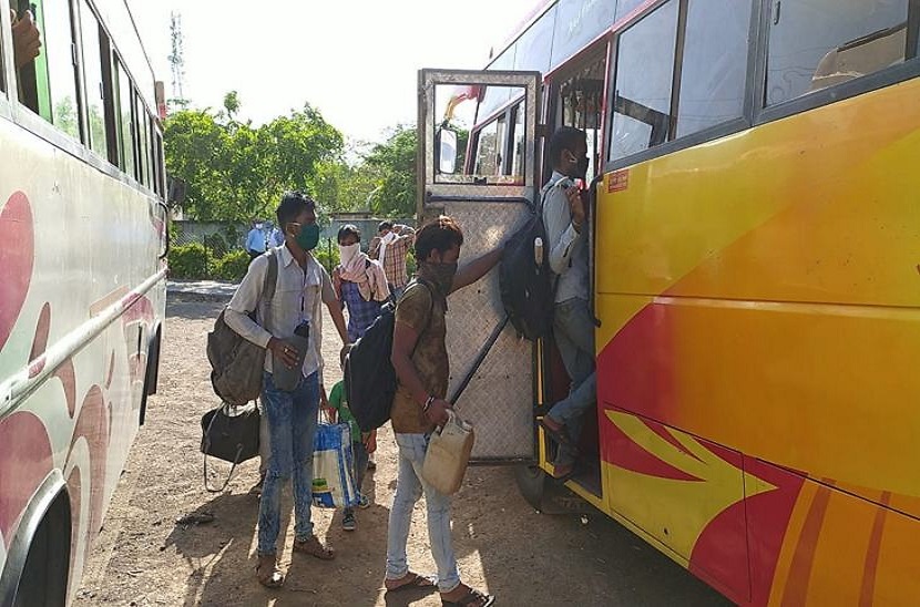 रीवा, सतना समेत 9 जिलों के 44 मजदूर बसों से घर भेजे गए