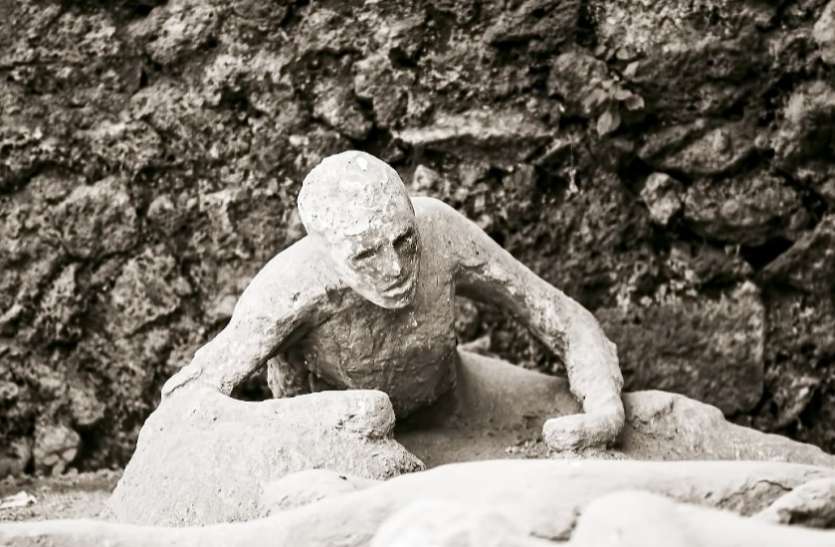 यहाँ कुछ ऐसा हुआ था कि पूरा का पूरा शहर तबाह हो गया, इंसान से लेकर जानवर तक सब पत्थर बन गए