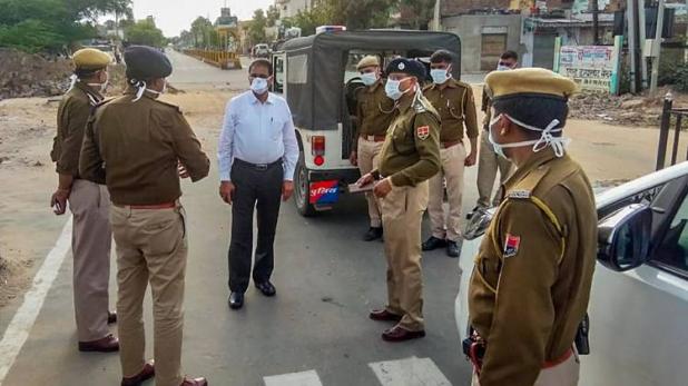 10 बॉटल बियर पी, फिर पूर्व मंत्री को मैसेज किया-खाने को कुछ नहीं है! 2 युवक गिरफ्तार