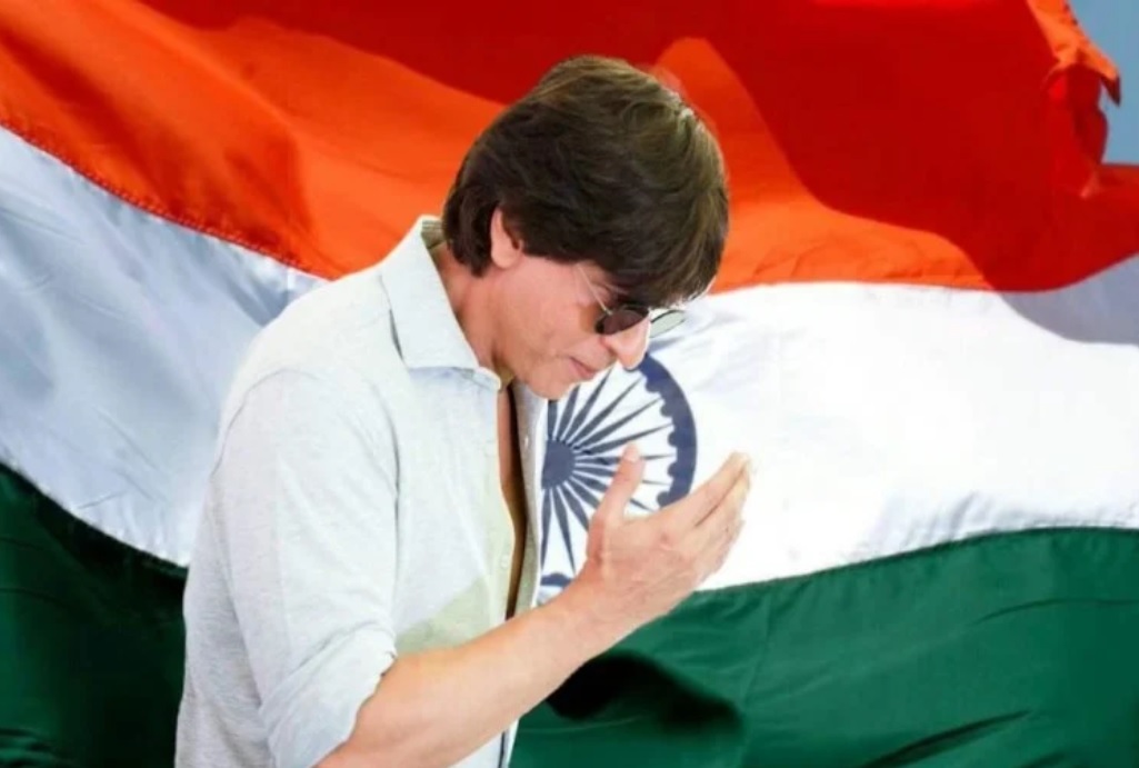 दिलवाले Shahrukh Khan! Corona Relief Fund पर करोड़ो का दान, 5,500 परिवारों को सहायता, अब अपनी बहुमंजिला इमारत भी BMC को सौंपी दिलवाले Shahrukh Khan! Corona Relief Fund पर करोड़ो का दान, 5,500 परिवारों को सहायता, अब अपनी बहुमंजिला इमारत भी BMC को सौंपी