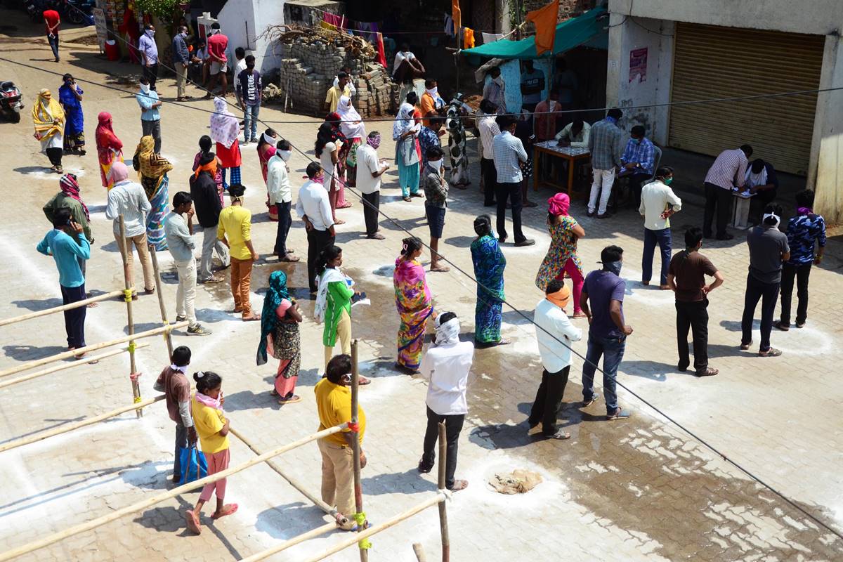 इन शर्तों के साथ आज से देशभर में खुल सकेंगी दुकाने, मॉल्स को अभी छूट नहीं