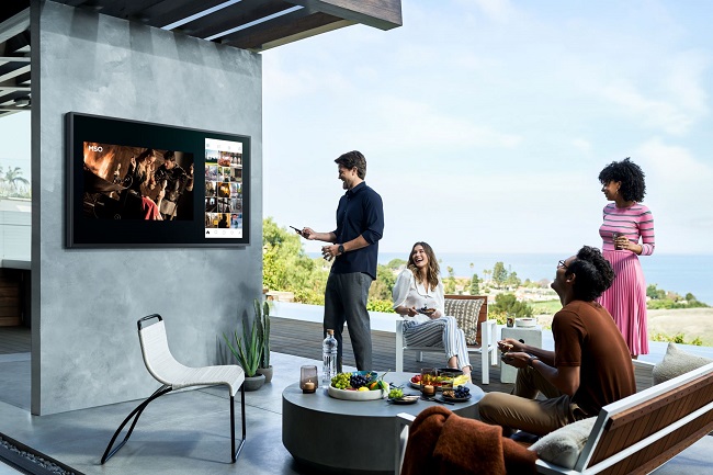 SAMSUNG ने लॉन्च किया पहला आउटडोर टीवी द टेरेस; खुले एरिया में ले सकेंगे मूवी देखने का मजा