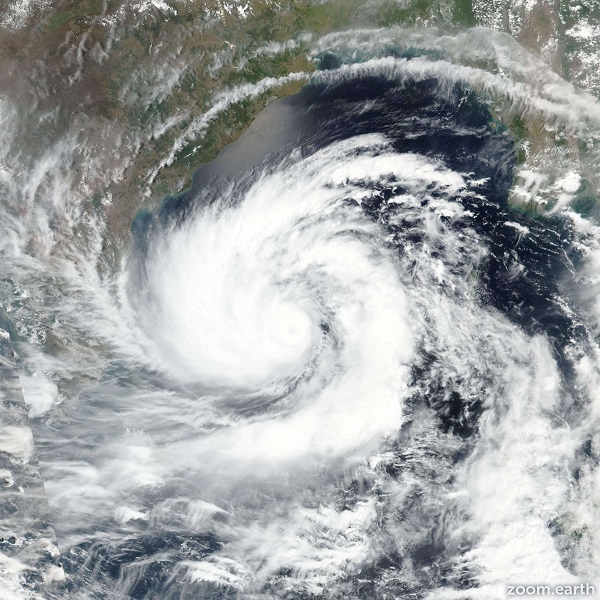 आज चक्रवात AMPHAN 115 किमी/घंटे की रफ्तार से ओडिशा- बंगाल से टकरा सकता है.. IMD