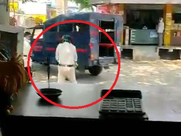 बेहद बेरहमी से एक शख्श को पीट रही Madhya Pradesh Police, रोंगटे खड़े कर देने वाला है वीडियो