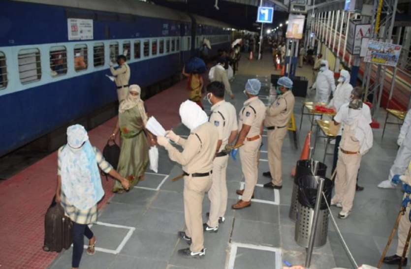 मुंबई से मध्यप्रदेश के 1318 श्रमिकों को लेकर रीवा पहुंची ट्रेन, बसों में भरकर उनके गंतव्य जिले भेजे गए